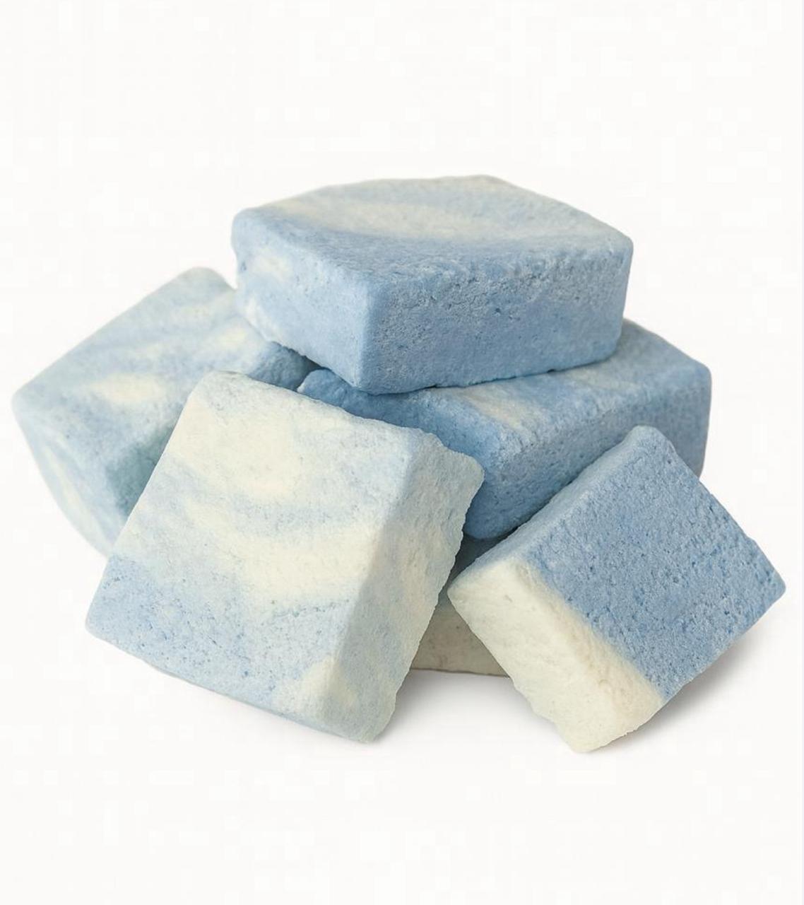 Crunchy Blueberry Vanilla Ice Cream/ أيسكريم فانيلا و توت أزرق المقرمش